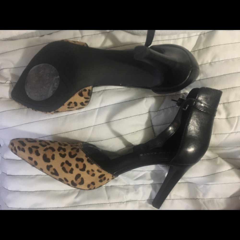 Shoe - Picture 2 of 4